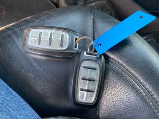 2020 Chrysler Pacifica 35th Anniversary Touring L - Interior Steering Wheel With Keys Image